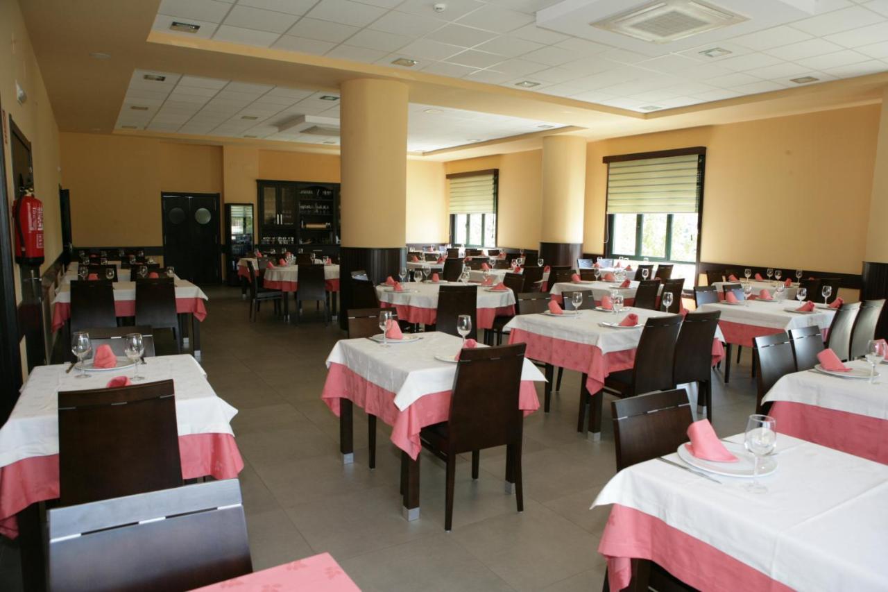 Hotel Bruma II A Gudina Bagian luar foto